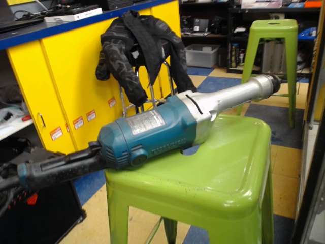 Ponseuse droit a fils