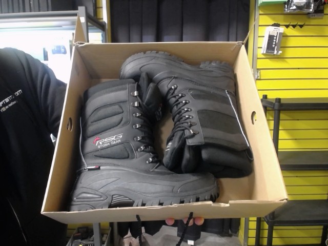 Bottes d'hiver grandeur 10 neuves