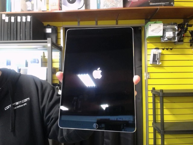 Ipad pro 10.5 64go lte craqu�e bas