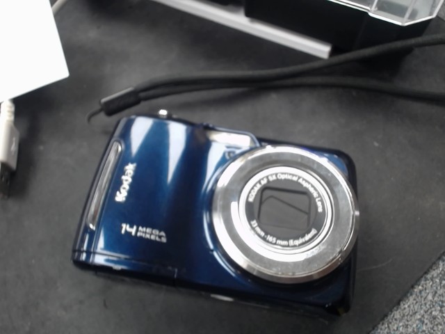 Kodak digital camera bleu