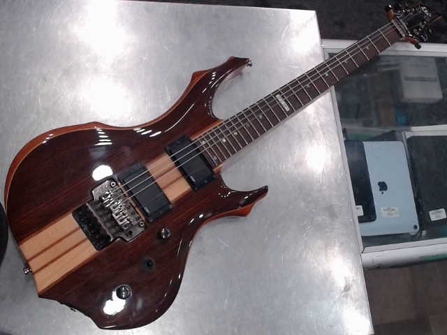 Guitare electrique / warlock style