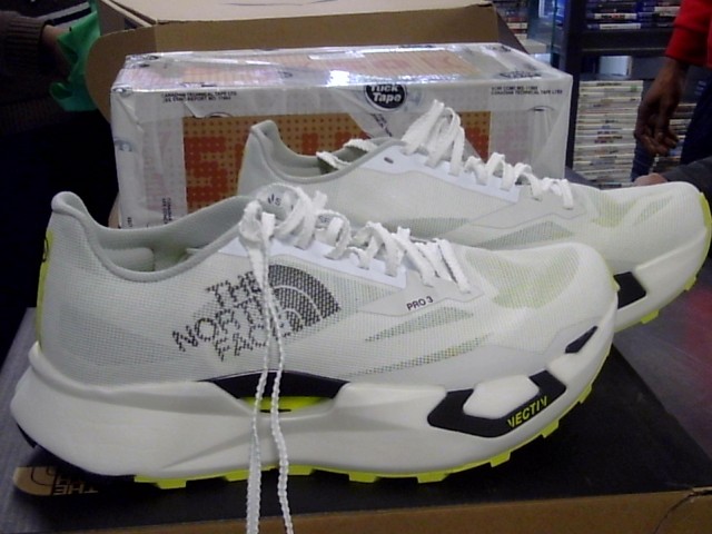 Chaussure de trail in case new t:11