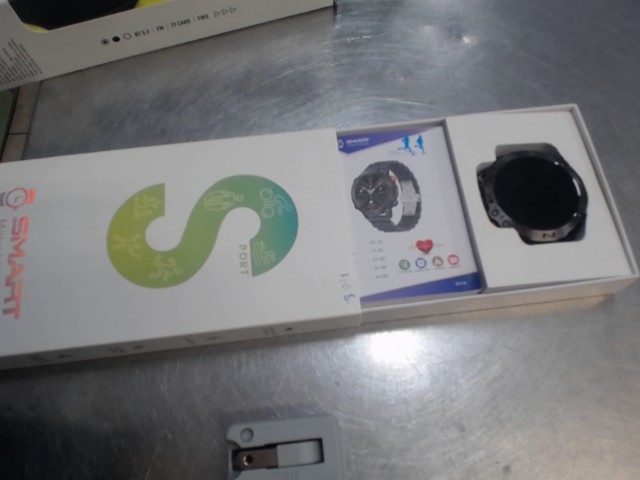 Montre intelligente sport dans boite