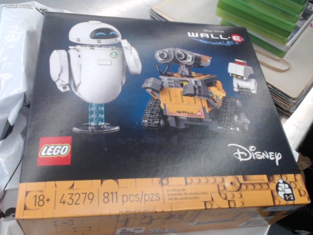 Lego disney pixar wall e 811pcs