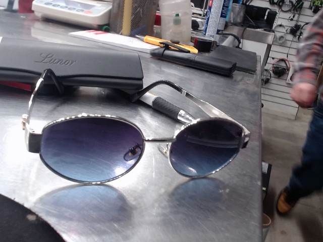 Paire lunette soleil