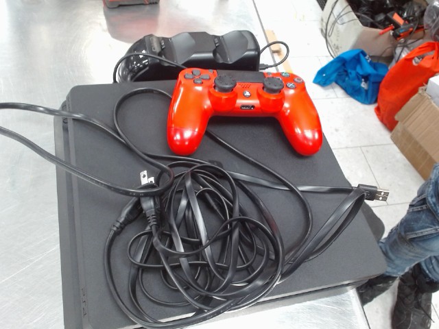 Ps4 avec manette fil chargeur
