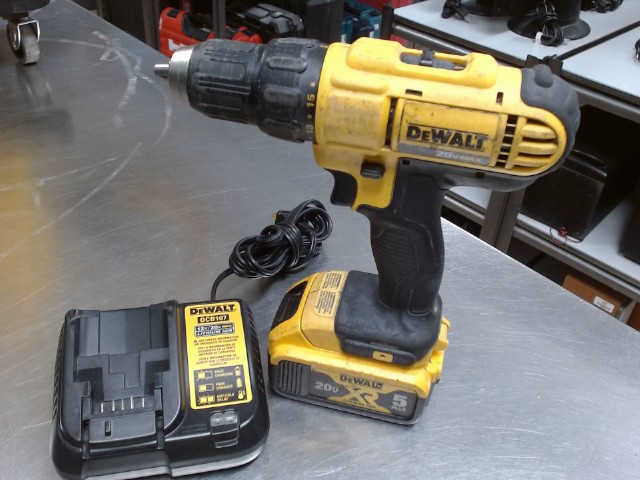 Drill dewalt av batterie et chargeur