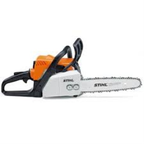 Scie a chaine dans case jaune