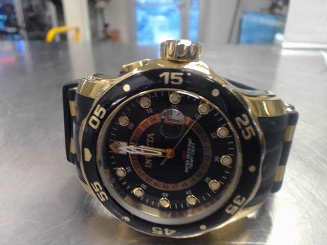 Montre homme doree bracelet en rubber