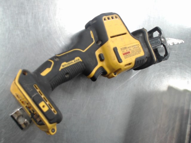 Scie va et vien dewalt