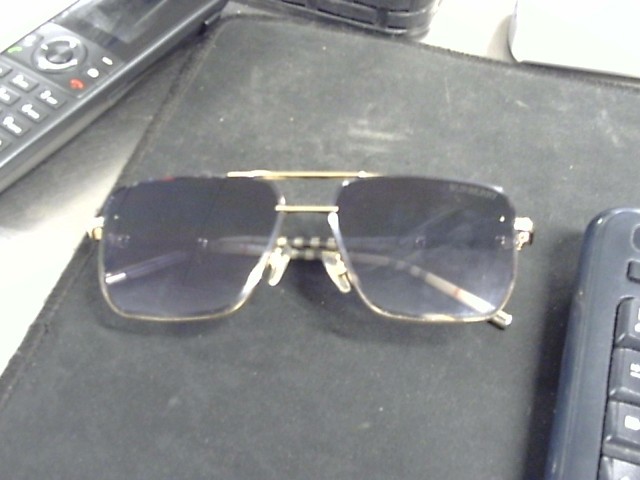 Lunnette solaire burberry