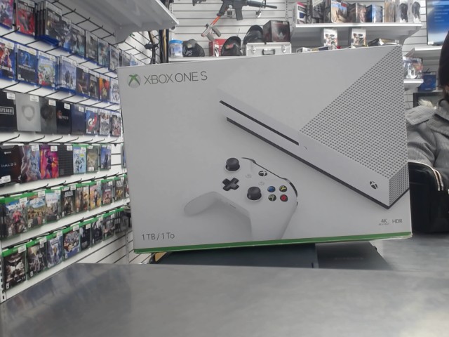 Console+cables pas de manette