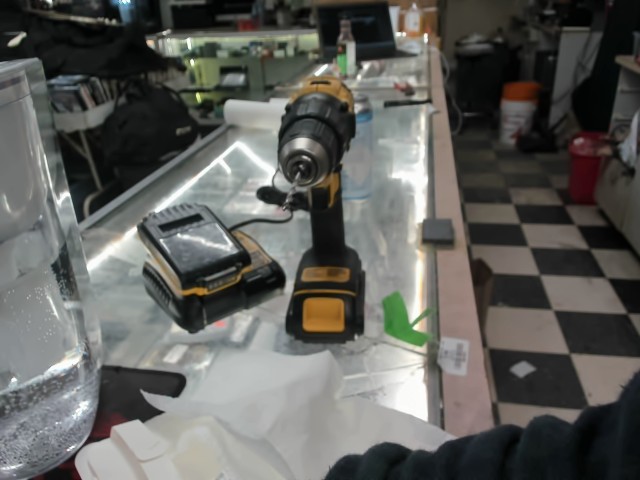 Drill avec 2 batt et chargeur