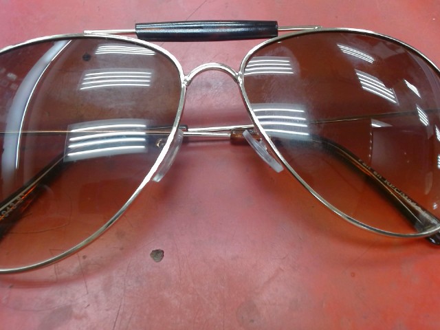 Lunette de soleil.