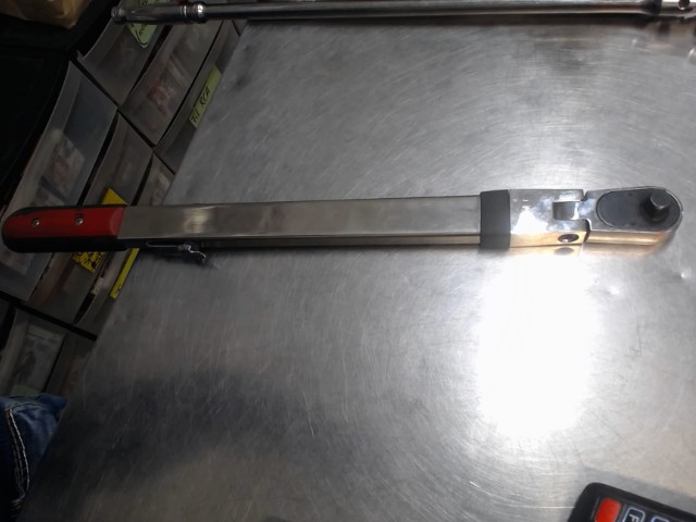 Torque wrench snap on