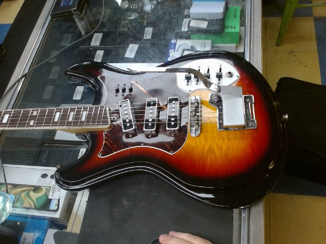 Guitare made in japan 6 corde