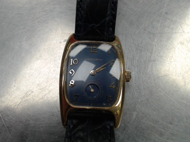 Montre quartz dor�e cadran bleu