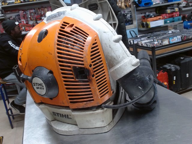 Souffleuse stihl a gas