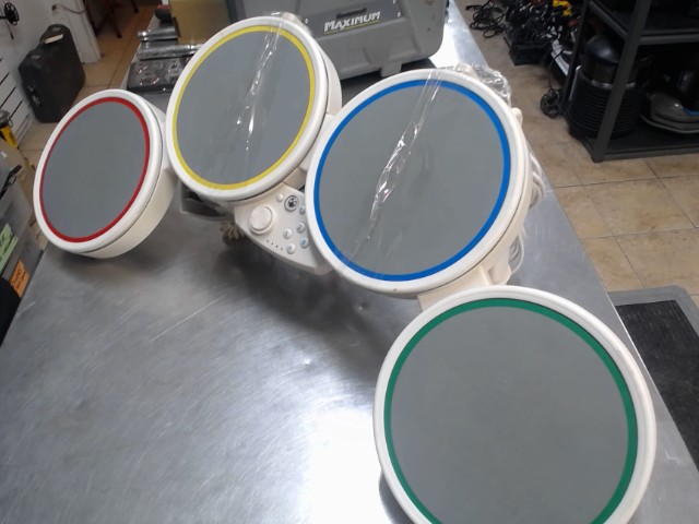 Drumset rockband pour la wii + pedal/acc