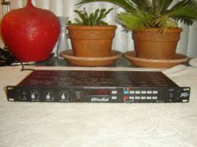 Digital stereo multi effrect