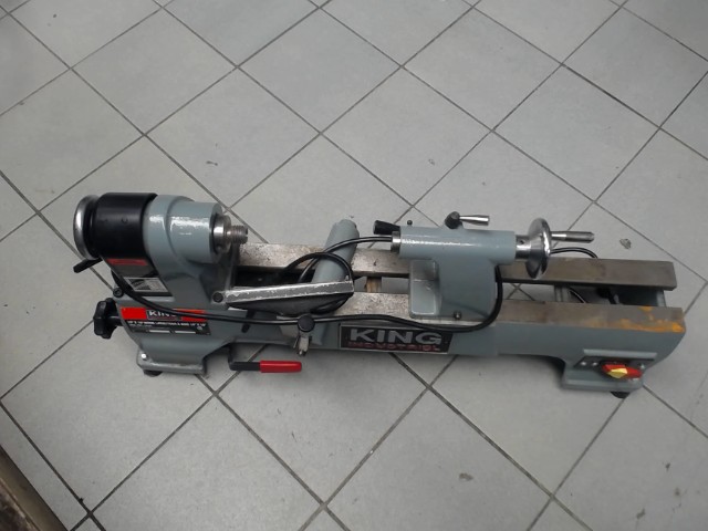 Tour a bois king canada