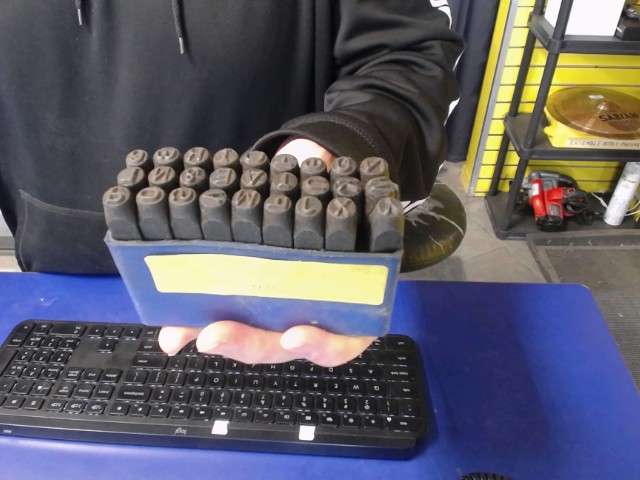 Ensemble de punch 1/4 lettre