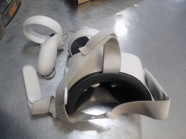 Meta quest 2 + 2 manettes