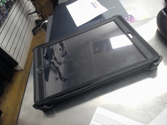 Ipad 6th gen 128gb pas de chargeur