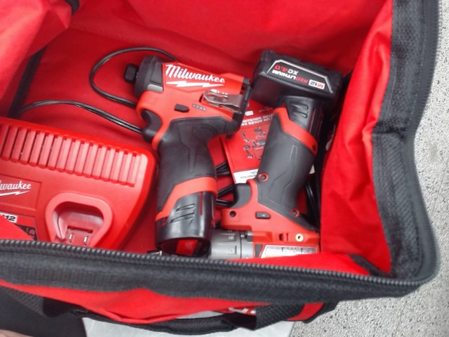 Kit 2 drill m12+2batts+chargeur