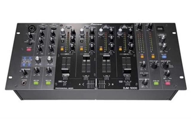 Dj mixer pioneer 4-channel