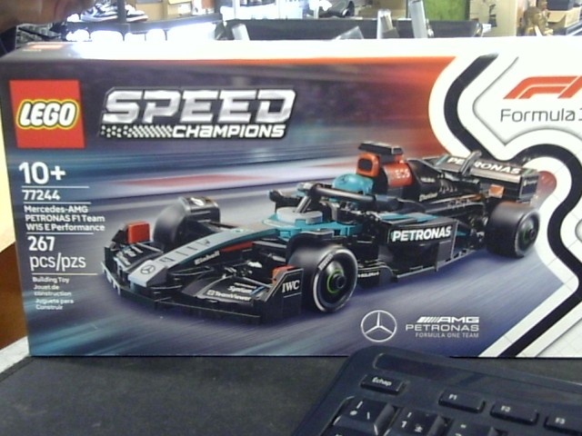 Lego formula 1 267 mercedes-amg petronas