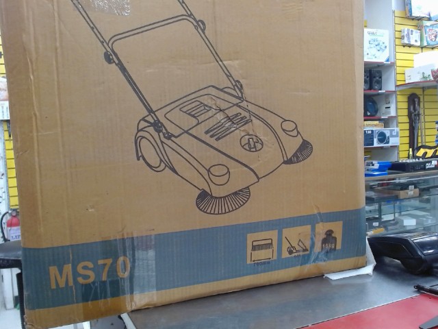 Manual sweeper 700mm