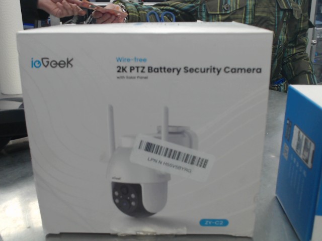 2k ptz battery security camera brand new