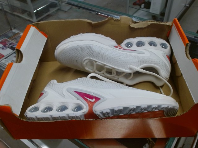 Nike dn blanche et rose like new sz:7
