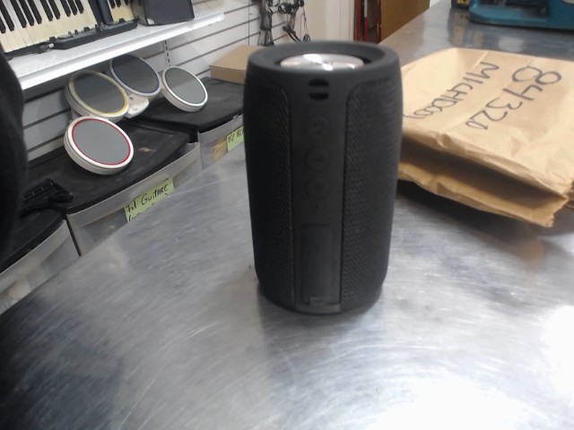Speaker bluetooth no chrg