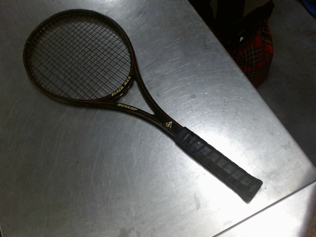 Raquette de tennis avec case
