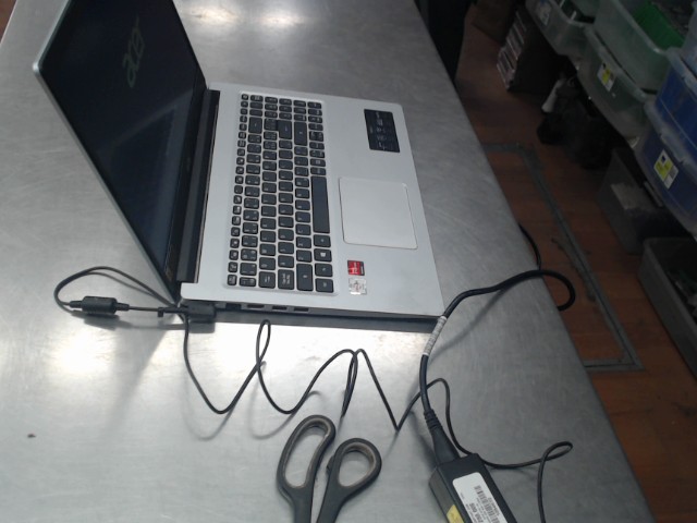 Aspire 8go ram 2.3ghz win 11 237 hdd