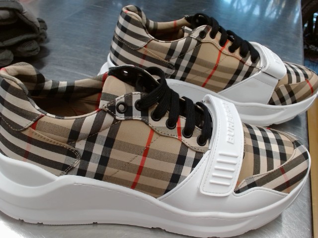Burberry regis chunky sneakers  43