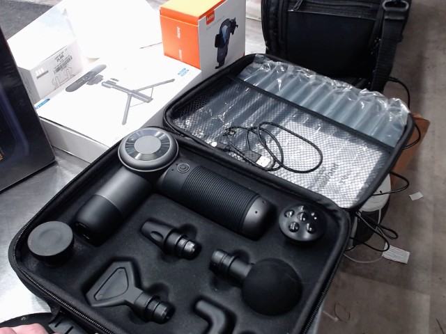 Masseur corporel en etui+acc