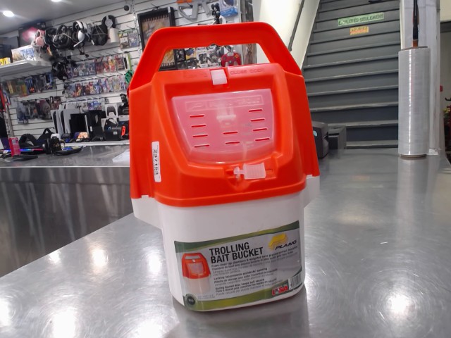 Trolling bait bucket