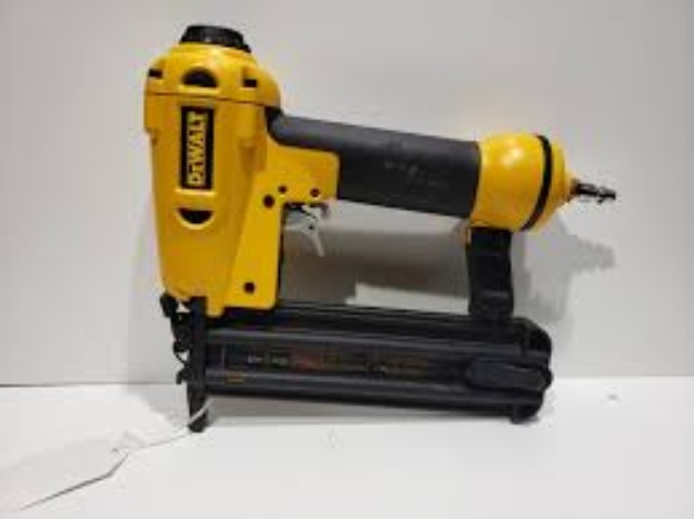Gun a finition dewalt pneumatic