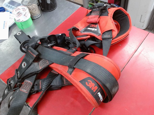 Harnais de securite rouge/noir