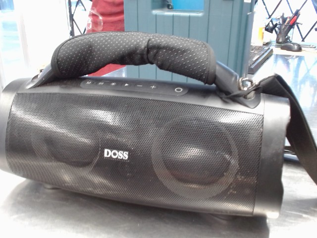 Portable outdoor speaker