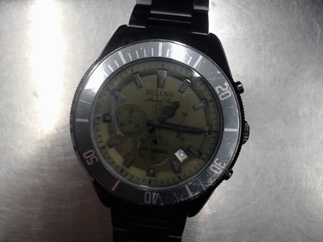 Montre bulova noir et vert