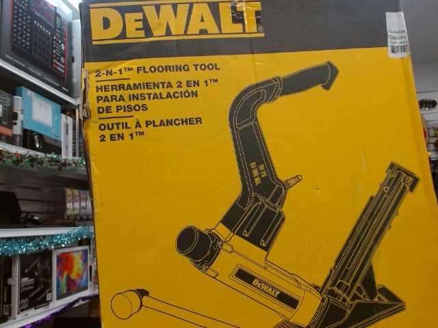 Cloueuse a plancher dewalt