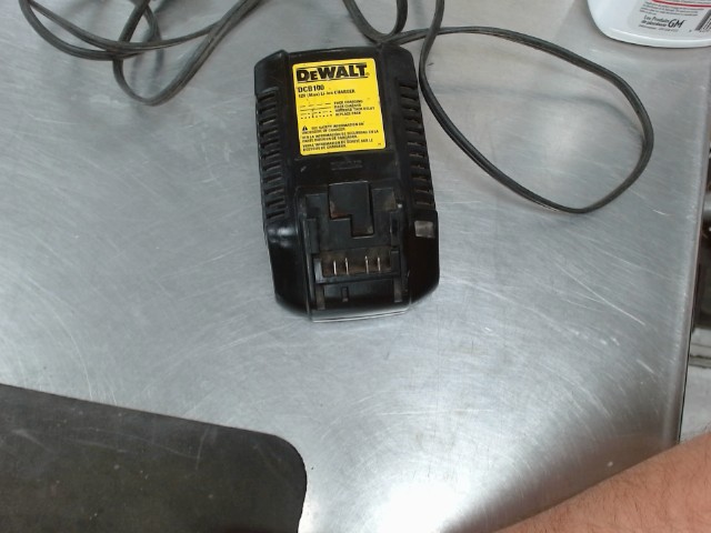 Chargeur a batt dewalt