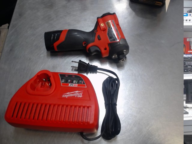 Impact 12v+1batt 12v+chargeur no case