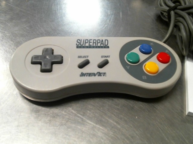 Manette de super nintendo interact