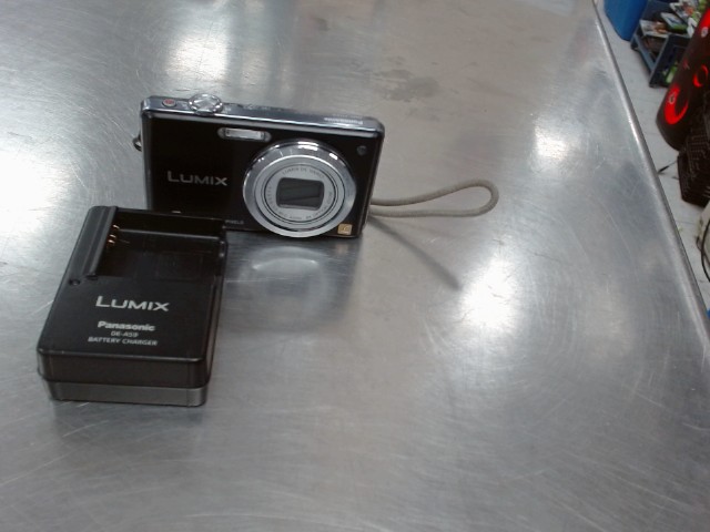 Camera panasonic avec chargeur