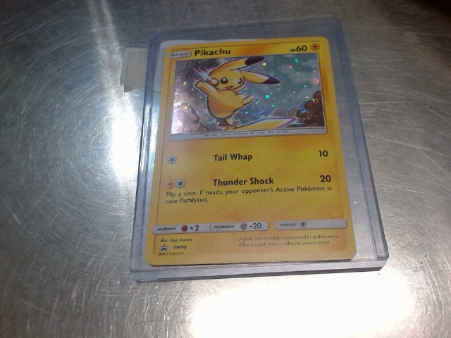 Carte pokemon pikachu sm98 holo